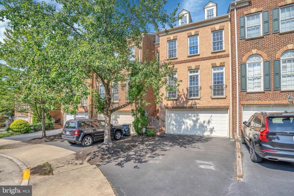 Attached, Exterior, Facade, Brick Facade, Rowhouse