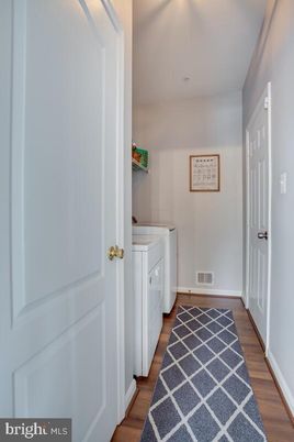 Interior, Washer, Wood Texture Flooring