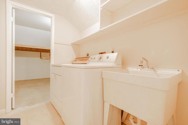 Interior, Washer
