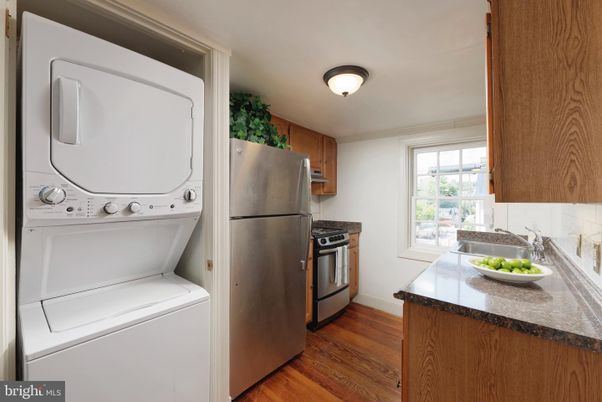 Interior, Kitchen, Utility Closets, Washer, Wood Texture Flooring