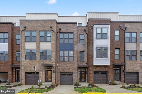 Attached, Exterior, Facade, Brick Facade, Rowhouse