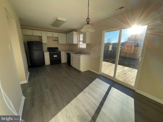 Interior, Kitchen, Pendant Lights, Wood Texture Flooring