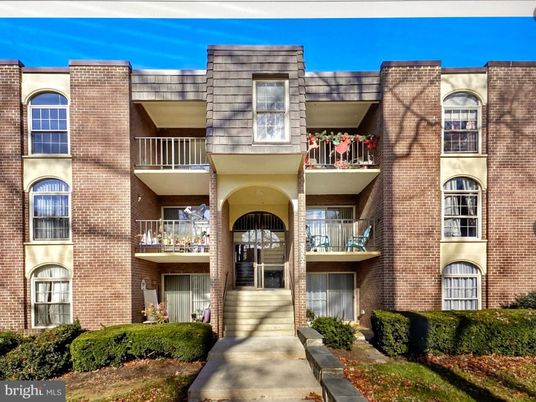 Exterior, Facade, Brick Facade, Rowhouse