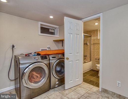 Bathroom, Interior, Recessed Lighting, Washer