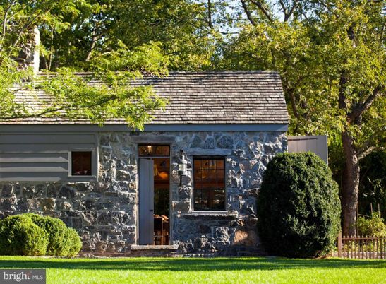 Exterior, Facade, Cape Cod