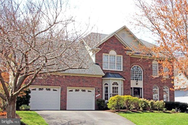 Attached, Exterior, Facade, Brick Facade, Brick Traditional