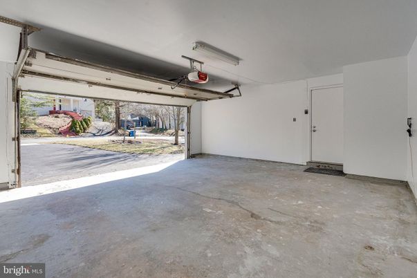 Garage, Interior