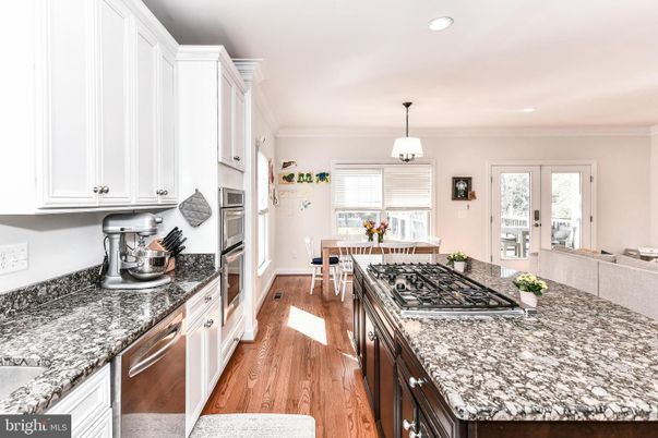 Dining room, Interior, Kitchen, Pendant Lights, Recessed Lighting, Wood Texture Flooring