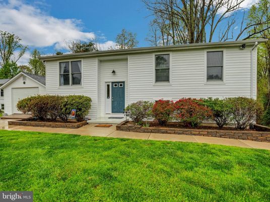 Detached Garage, Exterior, Facade, Raised Ranch
