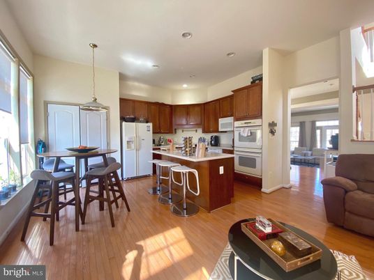Dining room, Interior, Kitchen, Pendant Lights, Recessed Lighting, Wood Texture Flooring