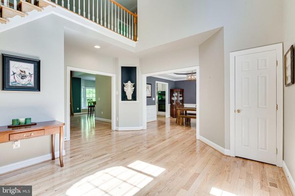 Chandelier, Dining room, Interior, Recessed Lighting, Wood Texture Flooring