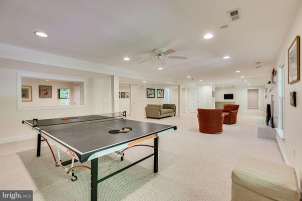 Game Room, Interior, Recessed Lighting