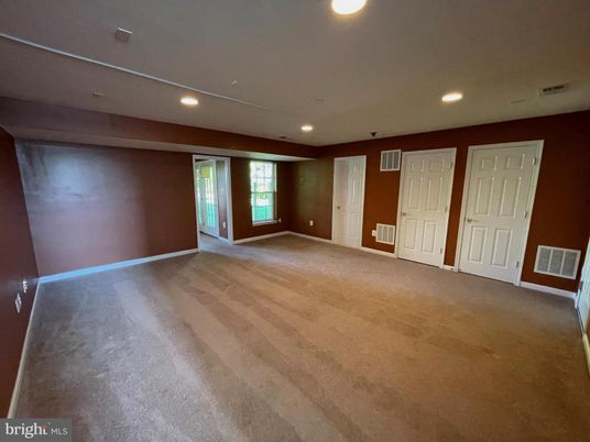 Empty room, Interior, Recessed Lighting