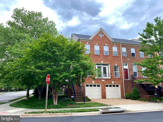 Attached, Exterior, Facade, Brick Facade, Rowhouse