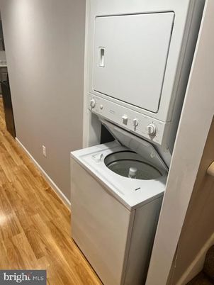 Interior, Utility Closets, Washer, Wood Texture Flooring