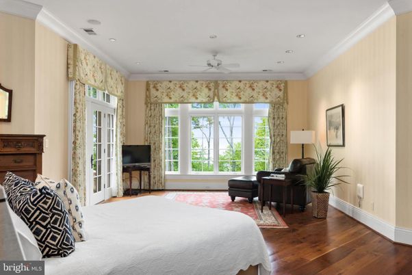 Bedroom, Home Office, Interior, Recessed Lighting, Wood Texture Flooring