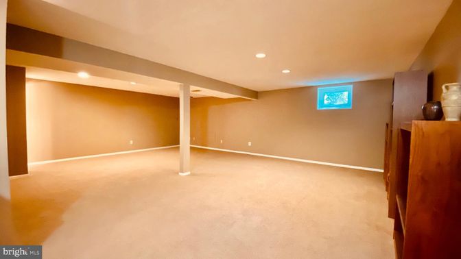 Empty room, Interior, Recessed Lighting