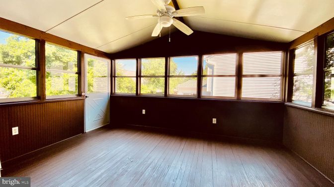 Interior, Sun Room, Wood Texture Flooring