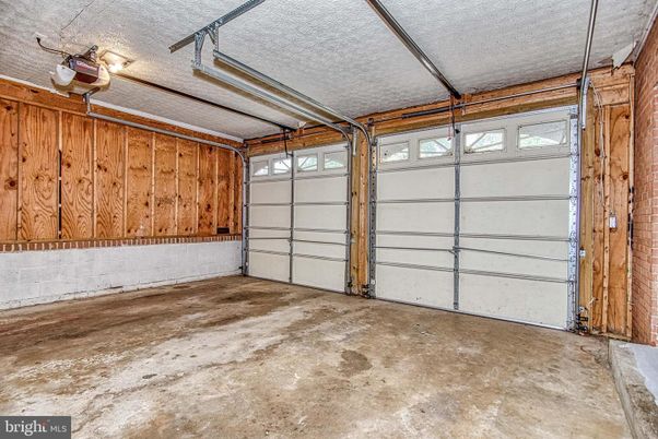 Garage, Interior, Wooden Walls