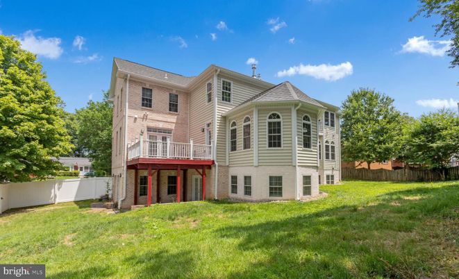 Backyard, Exterior, Facade, Queen Anne Victorian