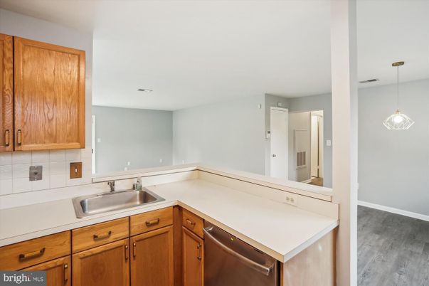 Interior, Kitchen, Pendant Lights, Wood Texture Flooring