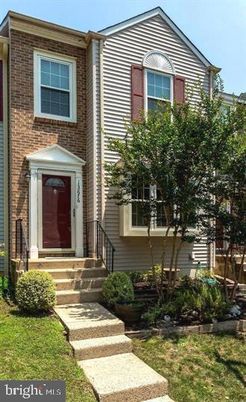 Exterior, Facade, Brick Facade, Rowhouse