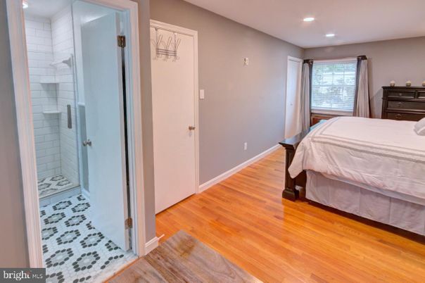 Bathroom, Bedroom, Interior, Recessed Lighting, Wood Texture Flooring