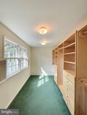 Empty room, Interior, Walk-in Closets