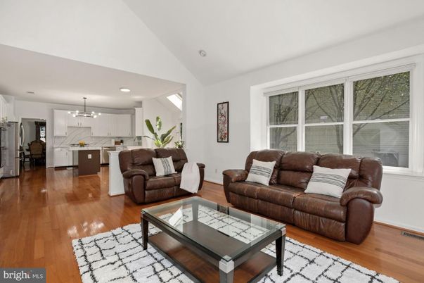 Interior, Kitchen, Living room, Pendant Lights, Recessed Lighting, Wood Texture Flooring