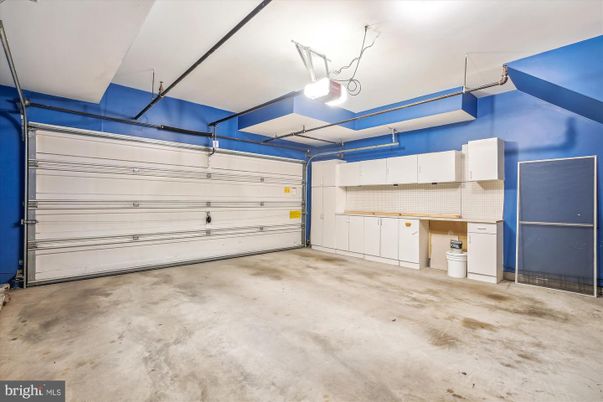 Garage, Interior