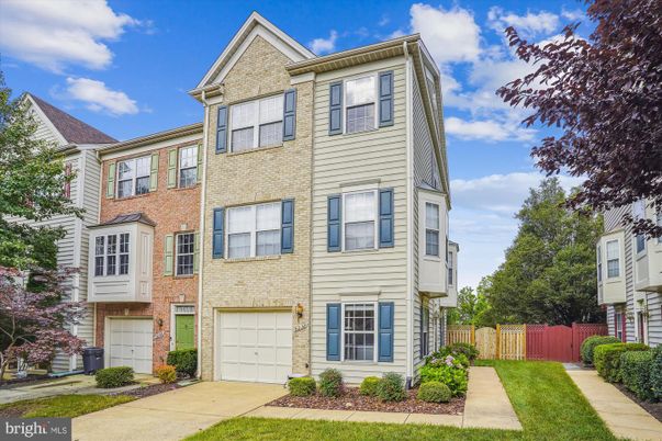 Attached, Exterior, Facade, Brick Facade, Rowhouse
