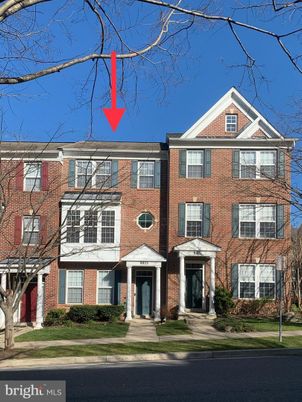 Exterior, Facade, Brick Facade, Georgian