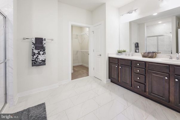 Bathroom, Dual Sink Vanities, Interior, Marble, Recessed Lighting