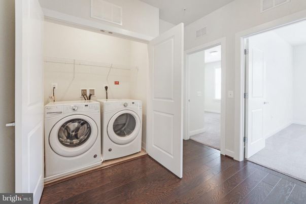 Interior, Utility Closets, Washer, Wood Texture Flooring