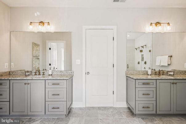 Bathroom, Dual Sink Vanities, Interior