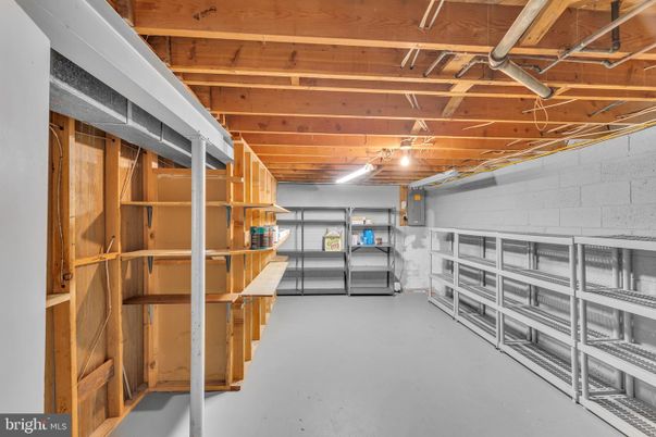 Garage, Interior, Wooden Beams, Wooden Ceilings