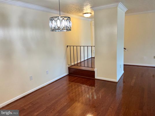 Interior, Pendant Lights, Wood Texture Flooring