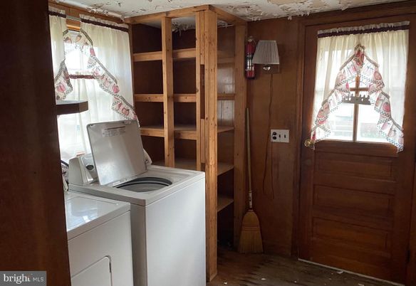 Interior, Washer, Wooden Walls
