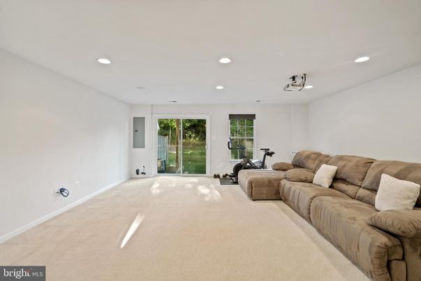 Fitness Equipment, Interior, Living room, Recessed Lighting