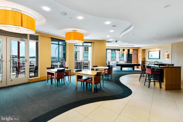 Dining room, Interior, Pendant Lights, Recessed Lighting, Water