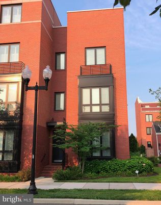 Exterior, Facade, Brick Facade, Rowhouse