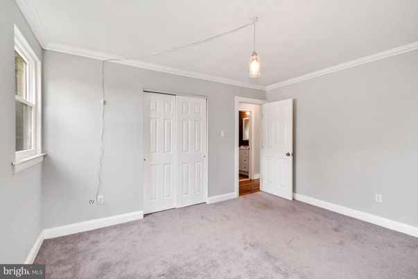 Empty room, Interior, Pendant Lights