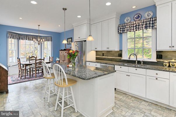 Dining room, Interior, Kitchen, Pendant Lights, Recessed Lighting, Stainless Steel Appliances