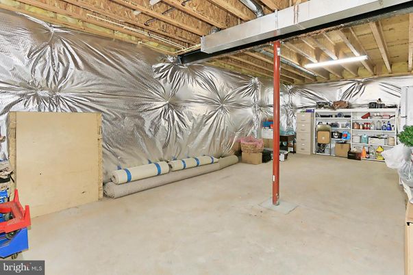 Garage, Interior, Wooden Beams