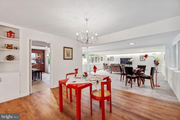 Chandelier, Dining room, Interior, Pendant Lights, Recessed Lighting, Wood Texture Flooring