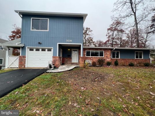 Attached, Exterior, Facade, Brick Facade, Raised Ranch