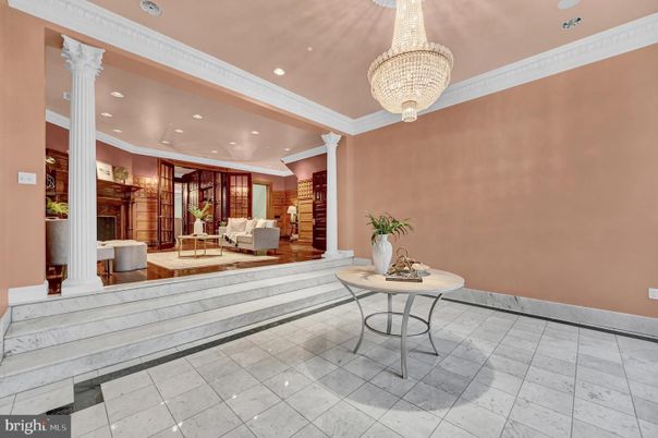 Chandelier, Interior, Piano, Recessed Lighting