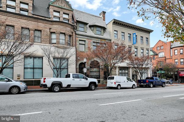 Exterior, Facade, Brick Facade, Rowhouse