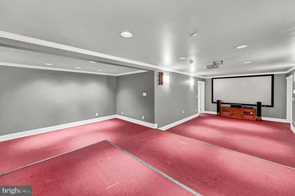 Empty room, Interior, Projection Screen, Recessed Lighting