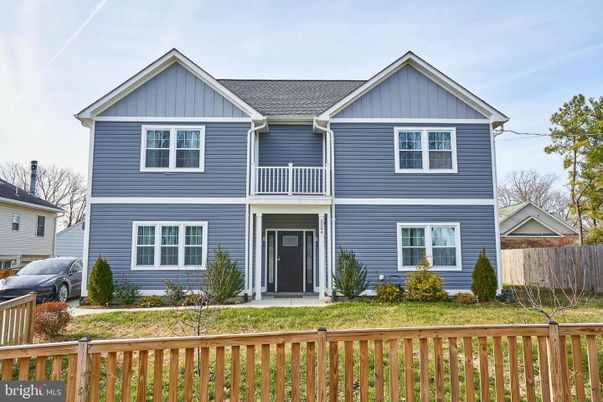 Exterior, Facade, Farmhouse